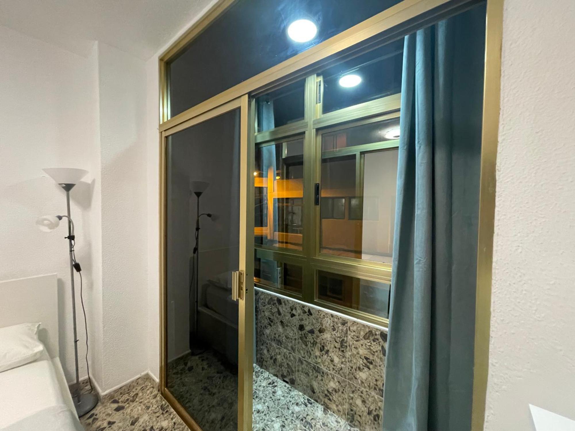 Affordable Holiday Accommodation For Large Families And Groups At Las Canteras Beach With 3 Bedrooms And Free Parking Las Palmas de Gran Canaria Exterior foto