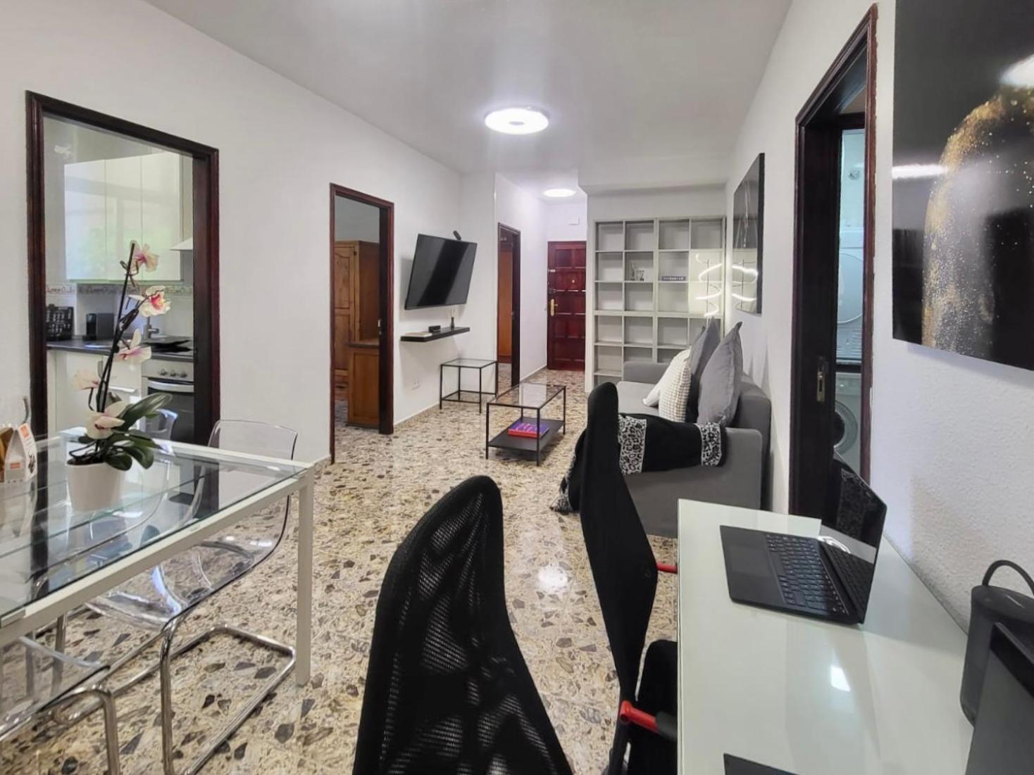 Affordable Holiday Accommodation For Large Families And Groups At Las Canteras Beach With 3 Bedrooms And Free Parking Las Palmas de Gran Canaria Exterior foto