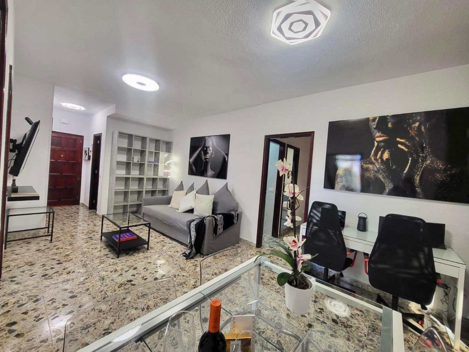 Affordable Holiday Accommodation For Large Families And Groups At Las Canteras Beach With 3 Bedrooms And Free Parking Las Palmas de Gran Canaria Exterior foto