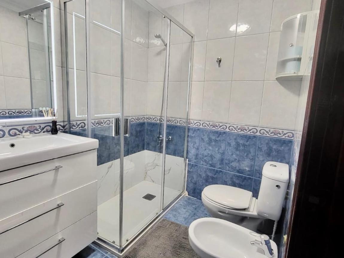 Affordable Holiday Accommodation For Large Families And Groups At Las Canteras Beach With 3 Bedrooms And Free Parking Las Palmas de Gran Canaria Exterior foto