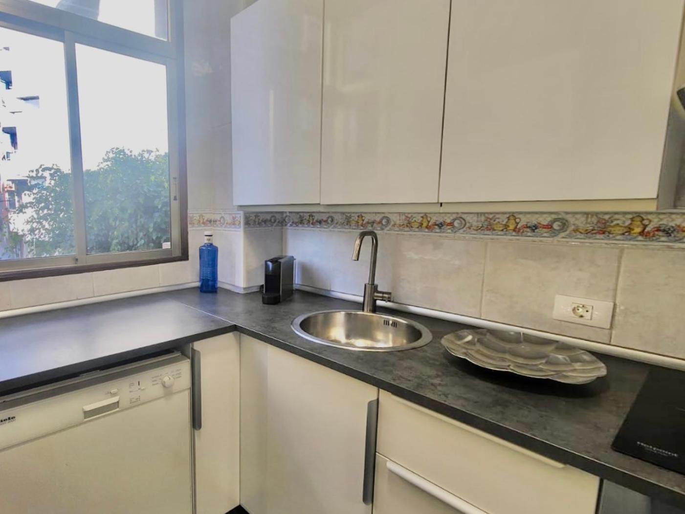 Affordable Holiday Accommodation For Large Families And Groups At Las Canteras Beach With 3 Bedrooms And Free Parking Las Palmas de Gran Canaria Exterior foto
